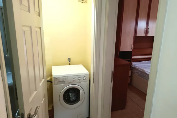 Shtepi me qera Apartament ne Tirane, 1+1, Mobilimi E mobiluar, Pagesa 450  Euro.