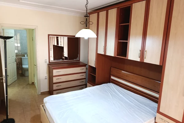 Shtepi me qera Apartament ne Tirane, 1+1, Mobilimi E mobiluar, Pagesa 450  Euro.