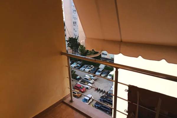 Shtepi me qera Apartament ne Tirane, 1+1, Mobilimi E mobiluar, Pagesa 450  Euro.