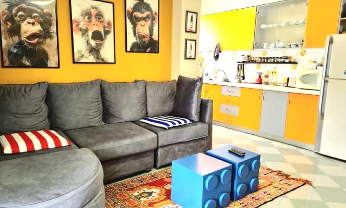 Shtepi ne shitje Apartament ne Durres, 2+1, Mobilimi E mobiluar, Pagesa 10,000,000  Leke.