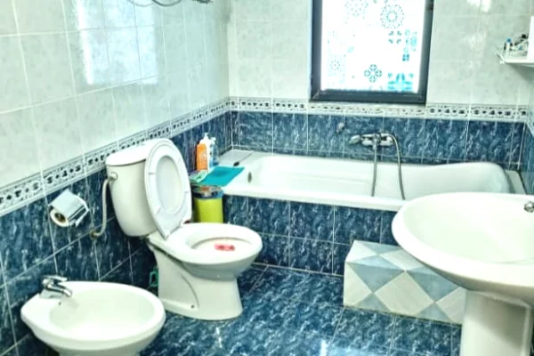 Shtepi ne shitje Apartament ne Durres, 2+1, Mobilimi E mobiluar, Pagesa 10,000,000  Leke.