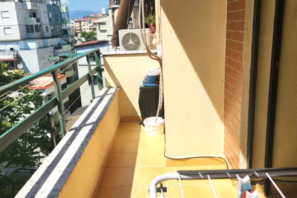 Shtepi me qera Apartament ne Tirane, 1+1, Mobilimi E mobiluar, Pagesa 45,000  Leke.