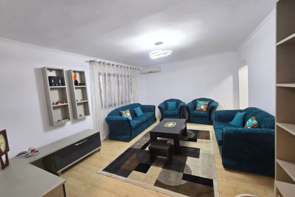 Shtepi ne shitje Apartament ne Tirane, 2+1, Mobilimi E mobiluar, Pagesa 185,000  Euro.