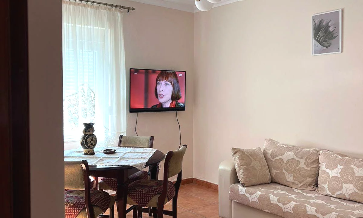 Shtepi me qera Apartament ne Tirane, 2+1, Mobilimi E mobiluar, Pagesa 65,000  Leke.