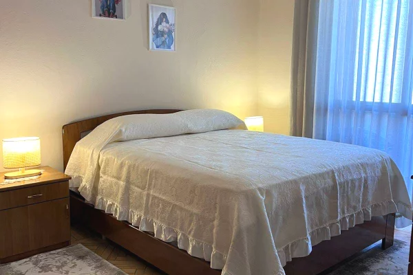 Shtepi me qera Apartament ne Tirane, 2+1, Mobilimi E mobiluar, Pagesa 65,000  Leke.