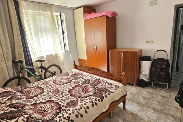 Shtepi me qera Apartament ne Tirane, 1+1, Mobilimi E mobiluar, Pagesa 40,000  Leke.
