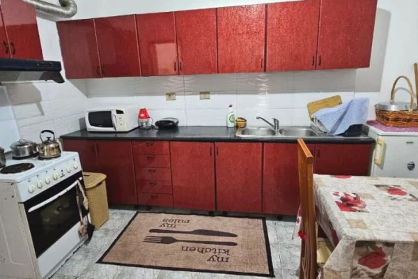 Shtepi me qera Apartament ne Tirane, 1+1, Mobilimi E mobiluar, Pagesa 40,000  Leke.