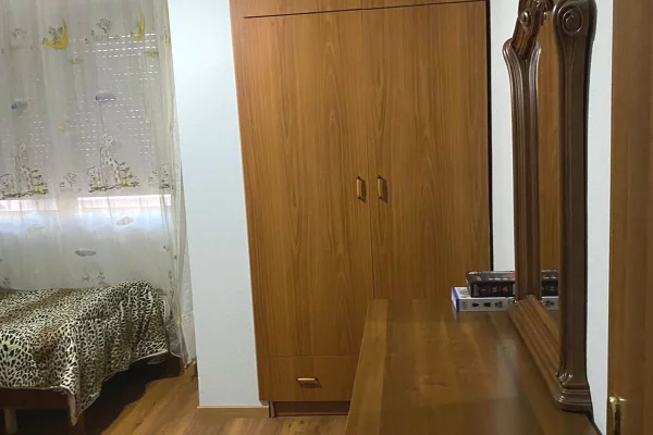 Shtepi ne shitje Apartament ne Tirane, 2+1, Mobilimi E mobiluar, Pagesa 269,000  Euro.