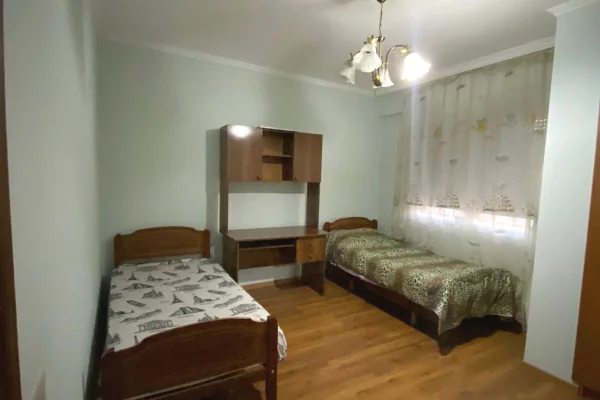 Shtepi ne shitje Apartament ne Tirane, 2+1, Mobilimi E mobiluar, Pagesa 269,000  Euro.