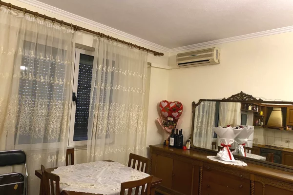 Shtepi ne shitje Apartament ne Tirane, 2+1, Mobilimi E mobiluar, Pagesa 269,000  Euro.
