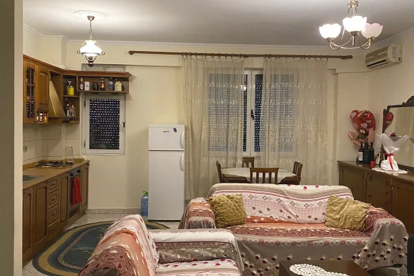 Shtepi ne shitje Apartament ne Tirane, 2+1, Mobilimi E mobiluar, Pagesa 269,000  Euro.