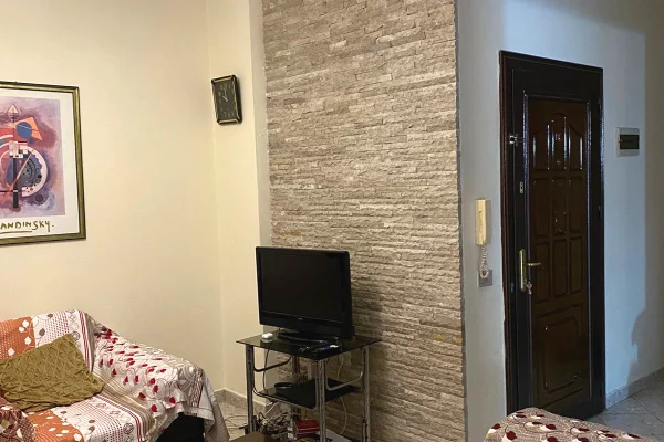 Shtepi ne shitje Apartament ne Tirane, 2+1, Mobilimi E mobiluar, Pagesa 269,000  Euro.