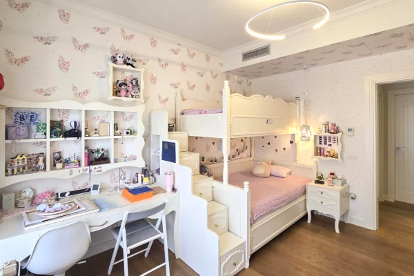 Shtepi ne shitje Apartament ne Tirane, 5+1, Mobilimi E mobiluar, Pagesa 900,000  Euro.