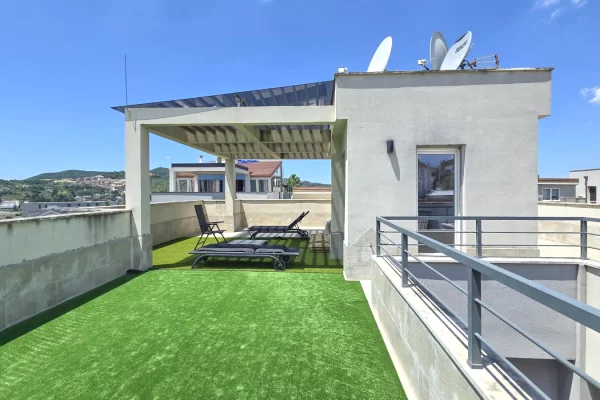 Shtepi ne shitje Apartament ne Tirane, 5+1, Mobilimi E mobiluar, Pagesa 900,000  Euro.
