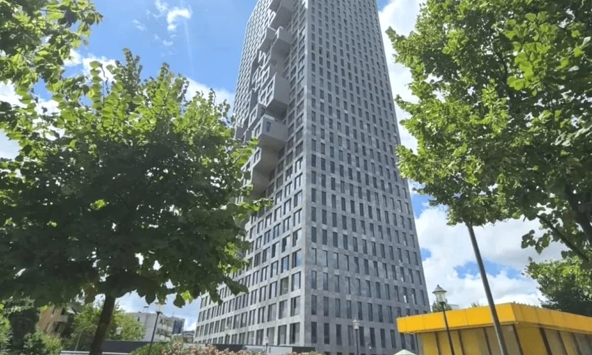 Shtepi ne shitje Apartament ne Tirane, 2+1, Mobilimi Bosh, pa mobiluar, Pagesa 614,460  Euro.