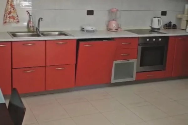 Shtepi me qera Apartament ne Tirane, 2+1, Mobilimi E mobiluar, Pagesa 65,000  Leke.
