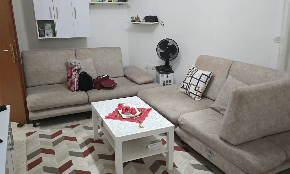 Shtepi me qera Apartament ne Tirane, 1+1, Mobilimi E mobiluar, Pagesa 35,000  Leke.