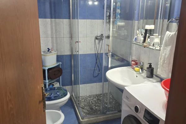 Shtepi me qera Apartament ne Tirane, 1+1, Mobilimi E mobiluar, Pagesa 35,000  Leke.