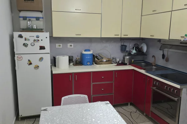 Shtepi me qera Apartament ne Tirane, 1+1, Mobilimi E mobiluar, Pagesa 35,000  Leke.