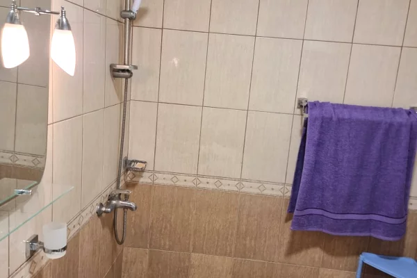 Shtepi me qera Apartament ne Tirane, 2+1, Mobilimi E mobiluar, Pagesa 500  Euro.