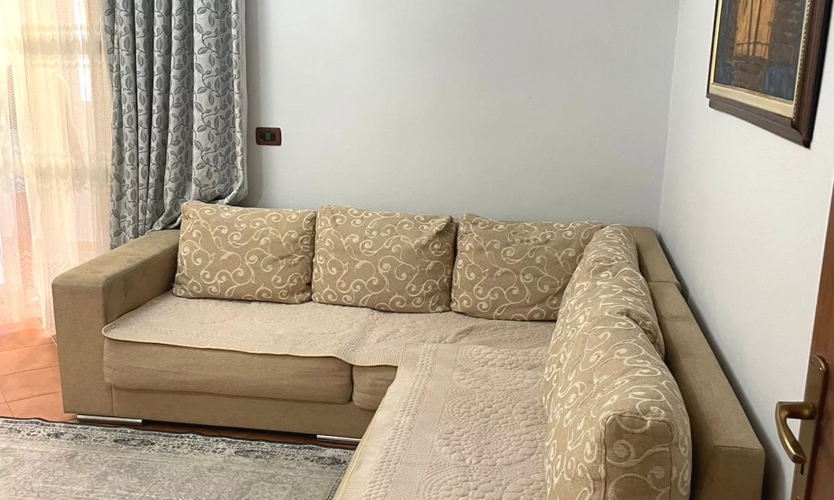 Appartamento in affitto a Tirana 1+1, Arredato