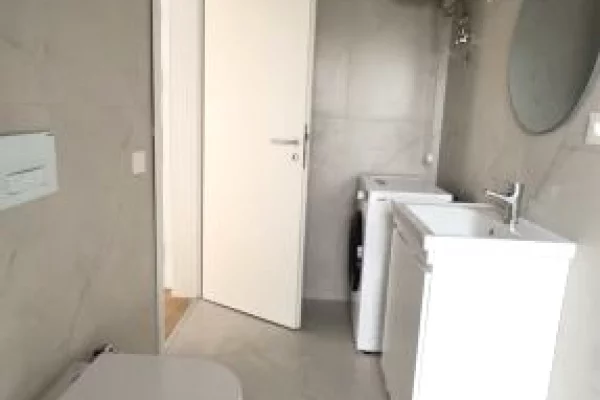 Shtepi me qera Apartament ne Tirane, 1+1, Mobilimi E mobiluar, Pagesa 55,000  Leke.