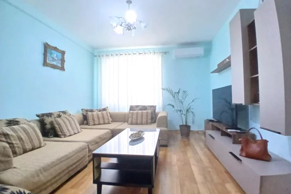 Shtepi me qera Apartament ne Tirane, 1+1, Mobilimi E mobiluar, Pagesa 50,000  Leke.