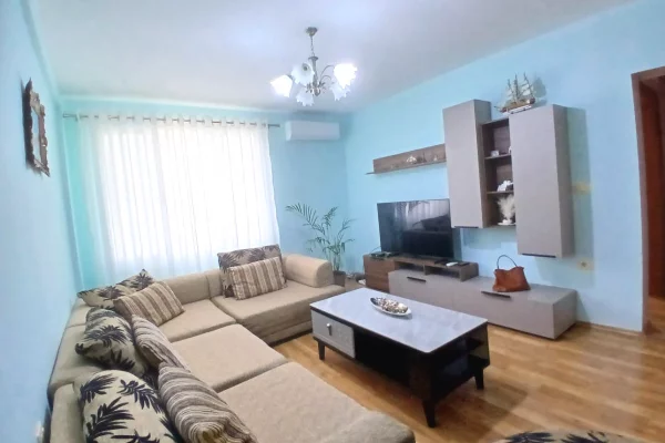 Shtepi me qera Apartament ne Tirane, 1+1, Mobilimi E mobiluar, Pagesa 50,000  Leke.