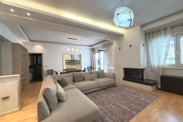 Shtepi ne shitje Apartament ne Tirane, 2+1, Mobilimi E mobiluar, Pagesa 380,000  Euro.