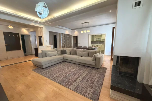 Myslym Shyri, pas karburant Kastrati. Shesim super apartment: 2+1+2+ambjent gatimi+depo