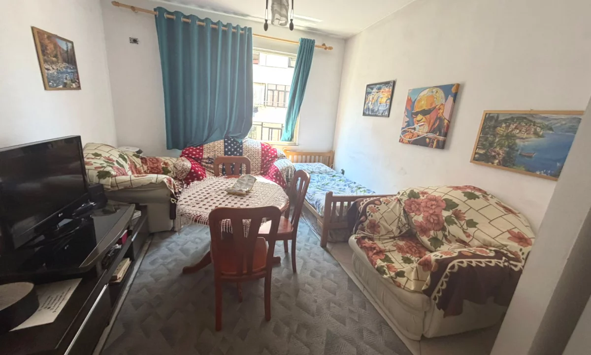 Shtepi me qera Apartament ne Tirane, 1+1, Mobilimi E mobiluar, Pagesa 400  Euro.