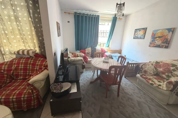 Shtepi me qera Apartament ne Tirane, 1+1, Mobilimi E mobiluar, Pagesa 400  Euro.