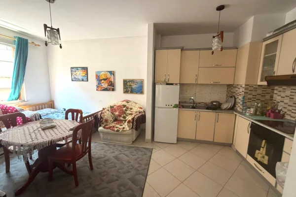 Shtepi me qera Apartament ne Tirane, 1+1, Mobilimi E mobiluar, Pagesa 400  Euro.