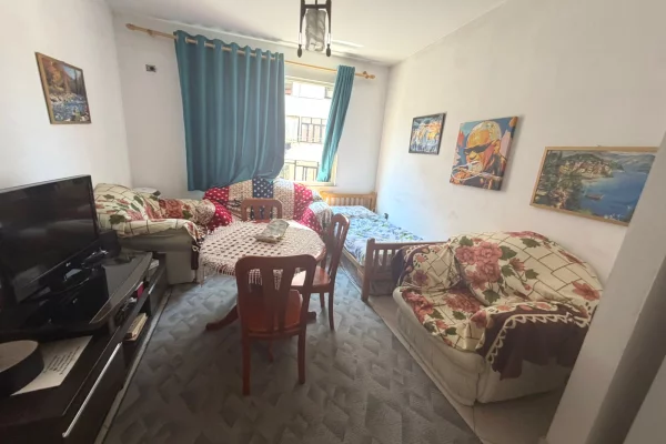 Shtepi me qera 1+1 ne Tirane - 400 Euro