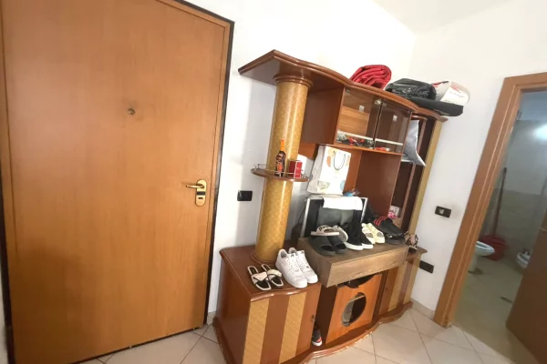Shtepi me qera Apartament ne Tirane, 1+1, Mobilimi E mobiluar, Pagesa 400  Euro.