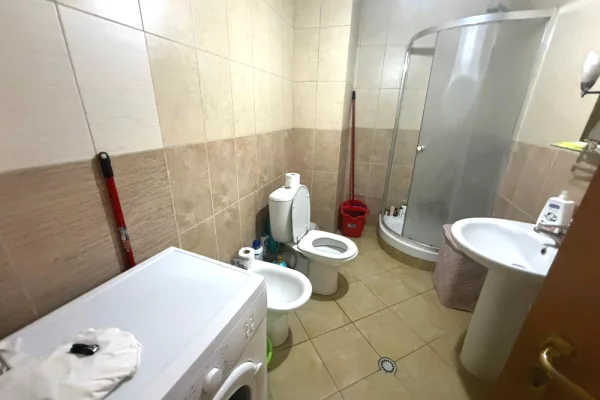 Shtepi me qera Apartament ne Tirane, 1+1, Mobilimi E mobiluar, Pagesa 400  Euro.