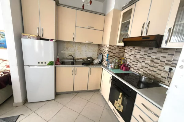 Shtepi me qera Apartament ne Tirane, 1+1, Mobilimi E mobiluar, Pagesa 400  Euro.