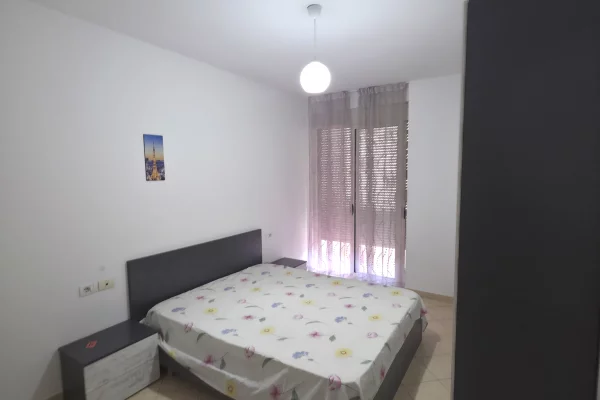 Shtepi me qera Apartament ne Tirane, 1+1, Mobilimi E mobiluar, Pagesa 42,000  Leke.
