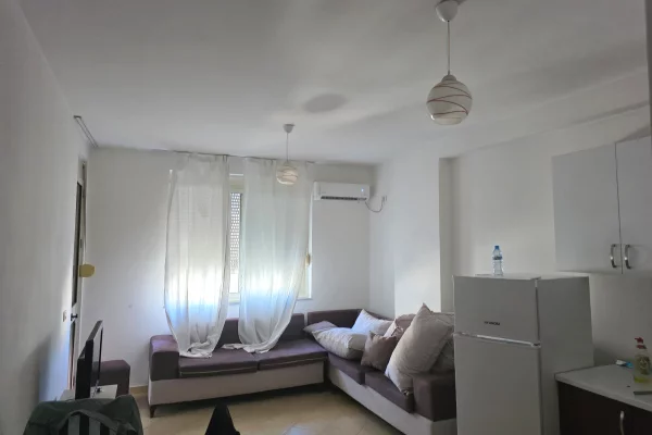 Shtepi me qera Apartament ne Tirane, 1+1, Mobilimi E mobiluar, Pagesa 42,000  Leke.