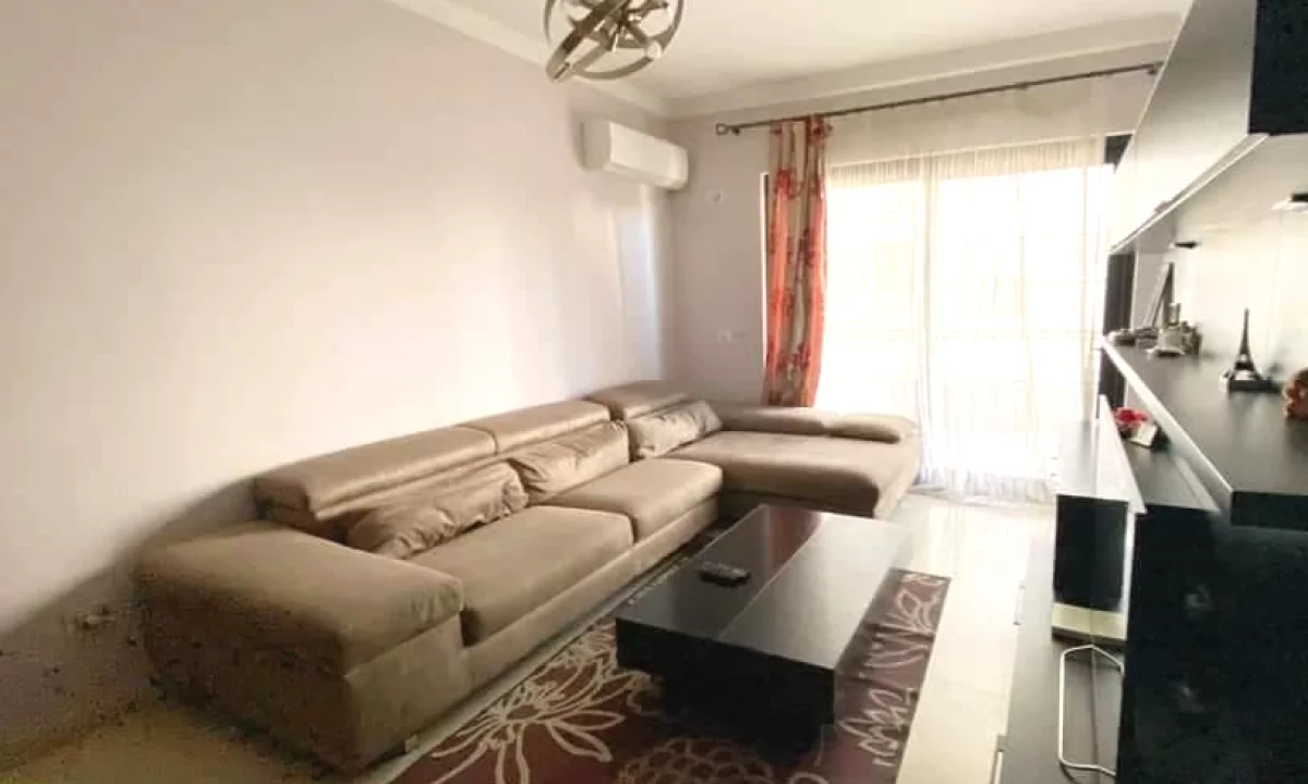 Shtepi ne shitje Apartament ne Tirane, 1+1, Mobilimi E mobiluar, Pagesa 210,000  Euro.