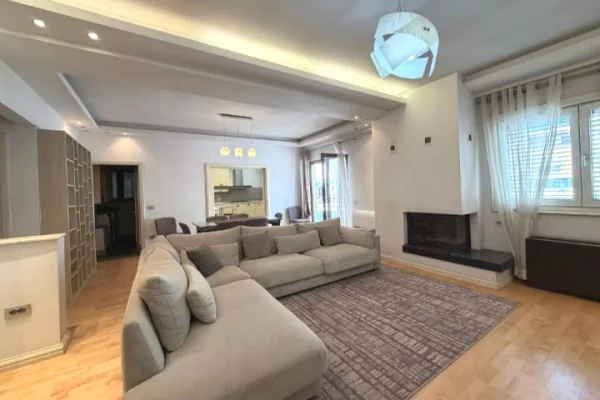 Shtepi ne shitje Apartament ne Tirane, 2+1, Mobilimi E mobiluar, Pagesa 380,000  Euro.