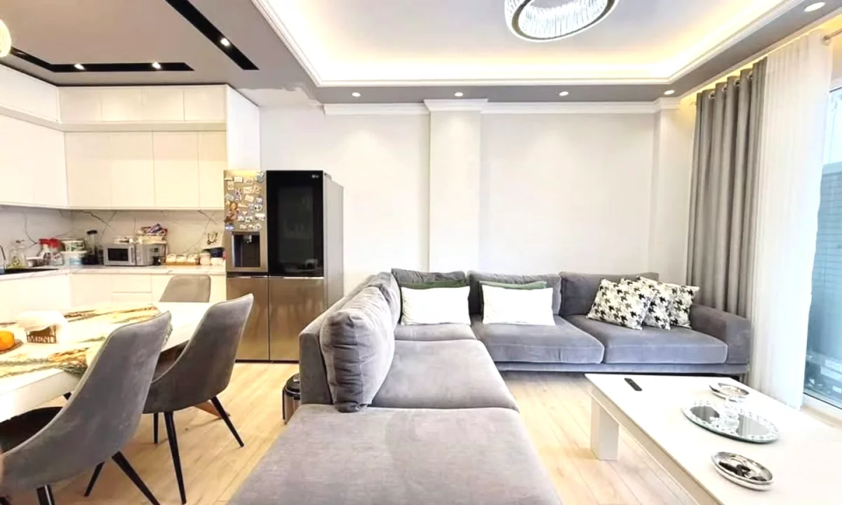 Shtepi ne shitje Apartament ne Tirane, 3+1, Mobilimi E mobiluar, Pagesa 345,000  Euro.