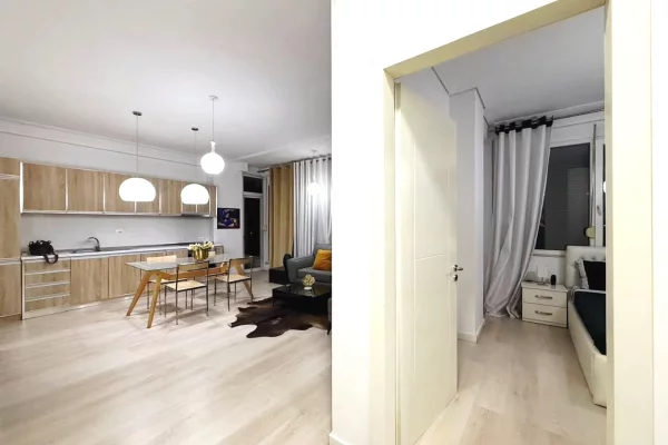 Shtepi ne shitje Apartament ne Tirane, 1+1, Mobilimi E mobiluar, Pagesa 148,000  Euro.