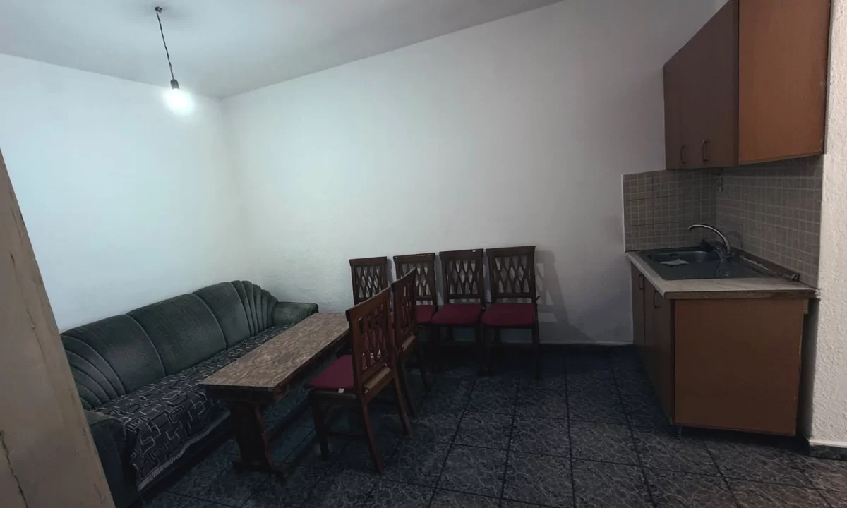 Shtepi me qera Apartament ne Tirane, 1+1, Mobilimi E mobiluar, Pagesa 40,000  Leke.