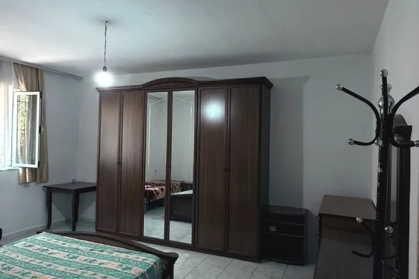 Shtepi me qera Apartament ne Tirane, 1+1, Mobilimi E mobiluar, Pagesa 40,000  Leke.