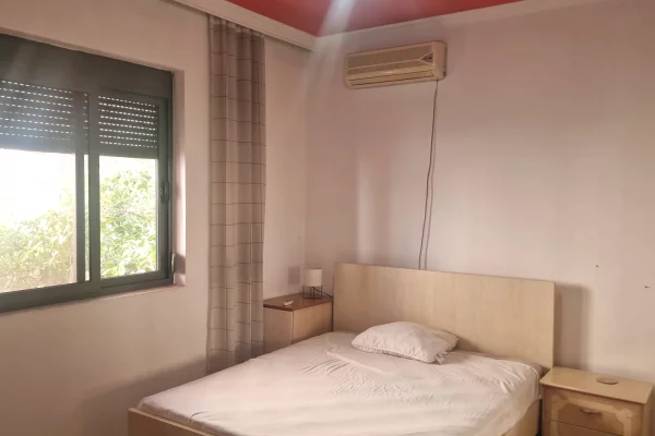 Shtepi me qera Shtepi Private ne Tirane, 3+1, Mobilimi E mobiluar, Pagesa 120,000  Leke.
