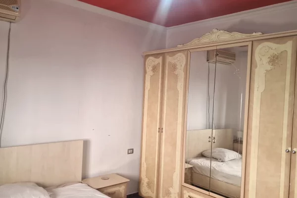 Shtepi me qera Shtepi Private ne Tirane, 3+1, Mobilimi E mobiluar, Pagesa 120,000  Leke.