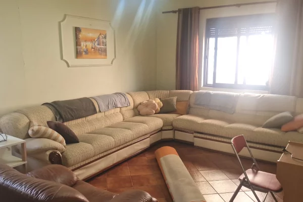 Shtepi me qera Shtepi Private ne Tirane, 3+1, Mobilimi E mobiluar, Pagesa 120,000  Leke.