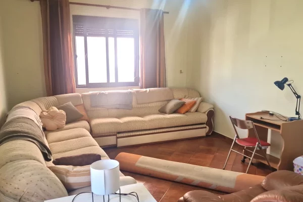 Shtepi me qera Shtepi Private ne Tirane, 3+1, Mobilimi E mobiluar, Pagesa 120,000  Leke.