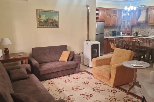 Shtepi me qera Shtepi Private ne Tirane, 3+1, Mobilimi E mobiluar, Pagesa 120,000  Leke.